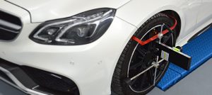 Fahrerassistenzsysteme Scheinwerfereinstellplatz Moderne Scheinwerfersysteme prüfen kalibrieren