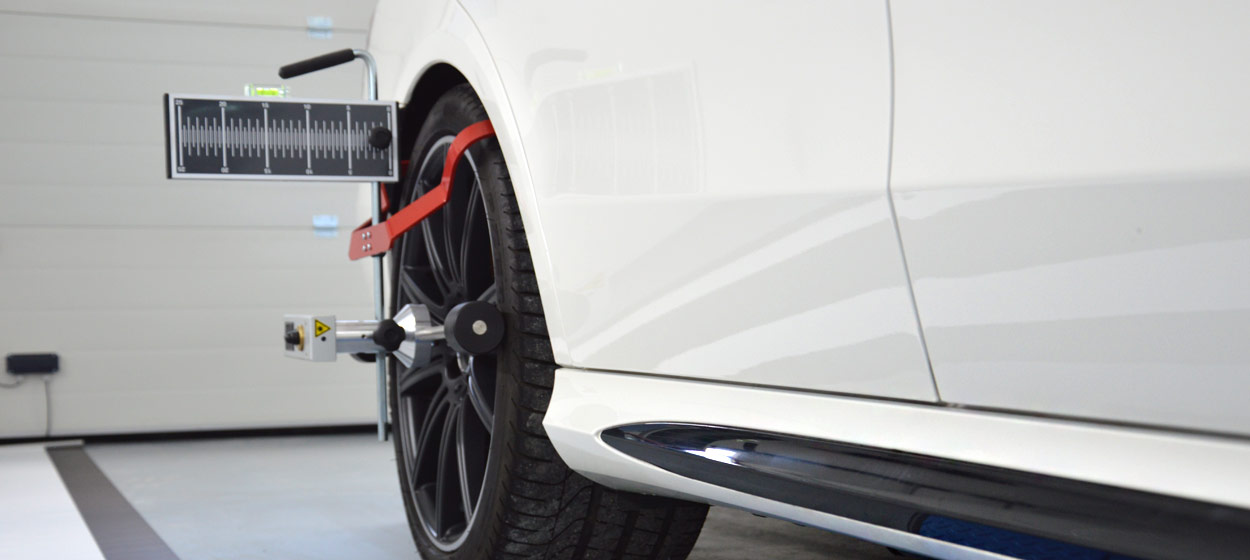 Fahrerassistenzsysteme Scheinwerfereinstellplatz Moderne Scheinwerfersysteme prüfen kalibrieren