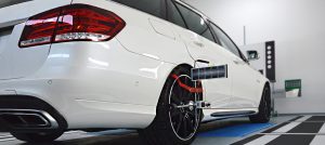 Fahrerassistenzsysteme Scheinwerfereinstellplatz Moderne Scheinwerfersysteme prüfen kalibrieren